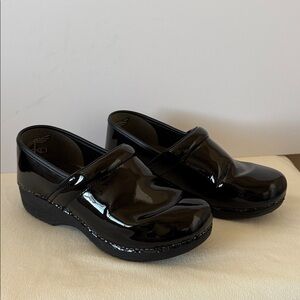Dansko XP 2.0 clogs